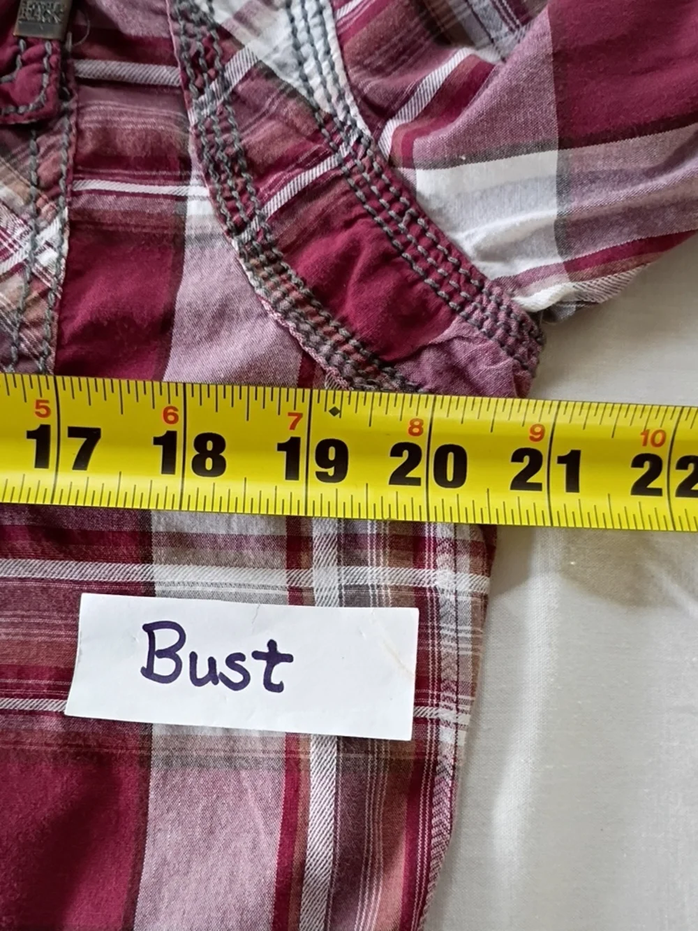 EUC Buckle Black Men's Burgundy/White Plaid Button-Down Shirt Tailored Fit Sz Lg